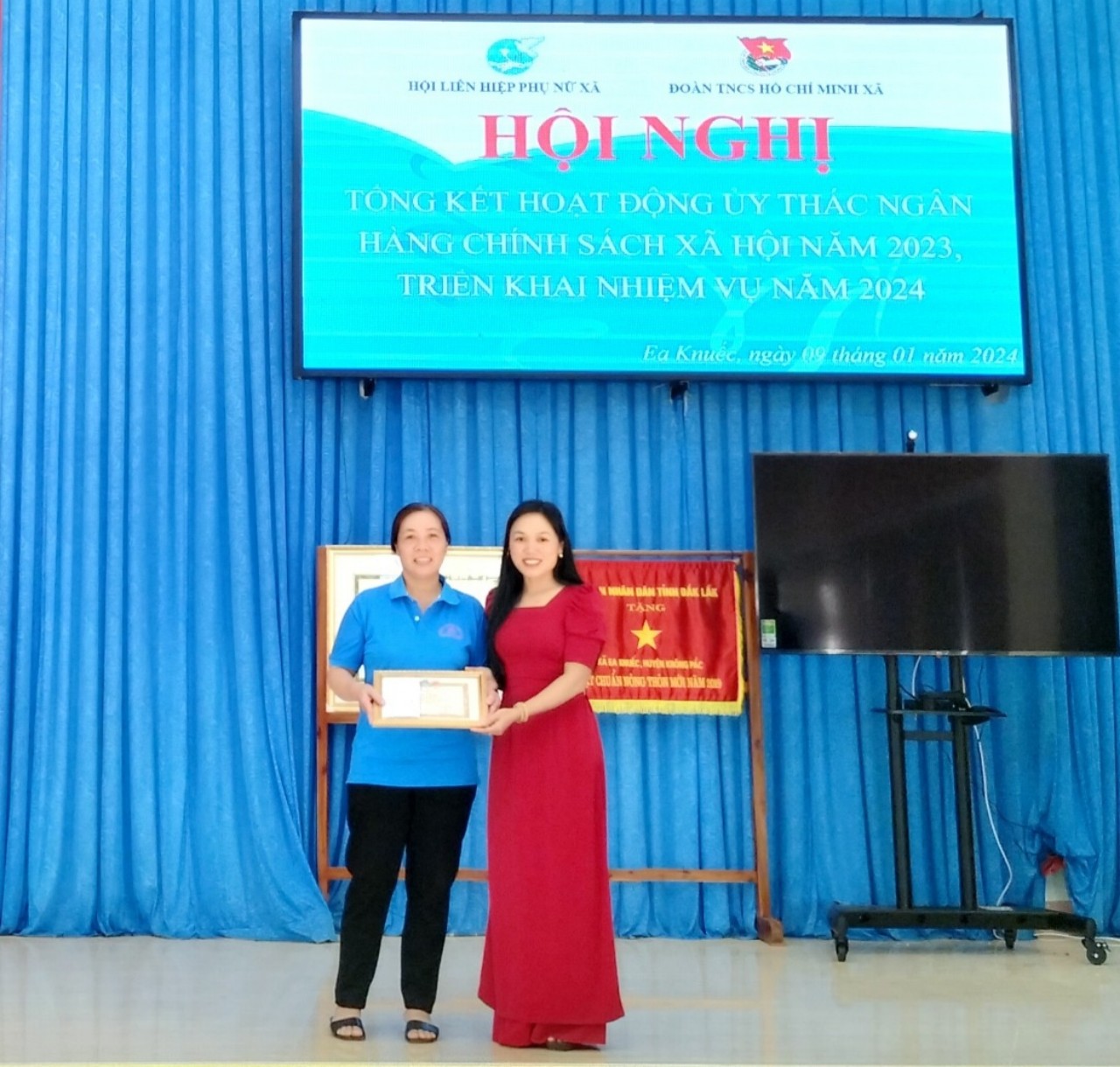 Hội Liên hiệp Phụ nữ xã phối hợp với Đoàn thanh niên xã tổ chức Hội nghị tổng kết công tác hoạt động ủy thác Ngân hàng chính sách năm 2023 và triển khai nhiệm vụ năm 2024